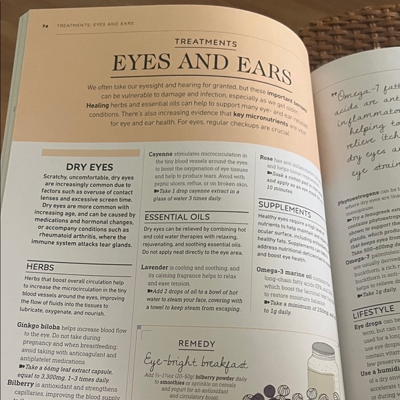 #0968+ Complete Wellness Book by DK - Picture 6 of 12